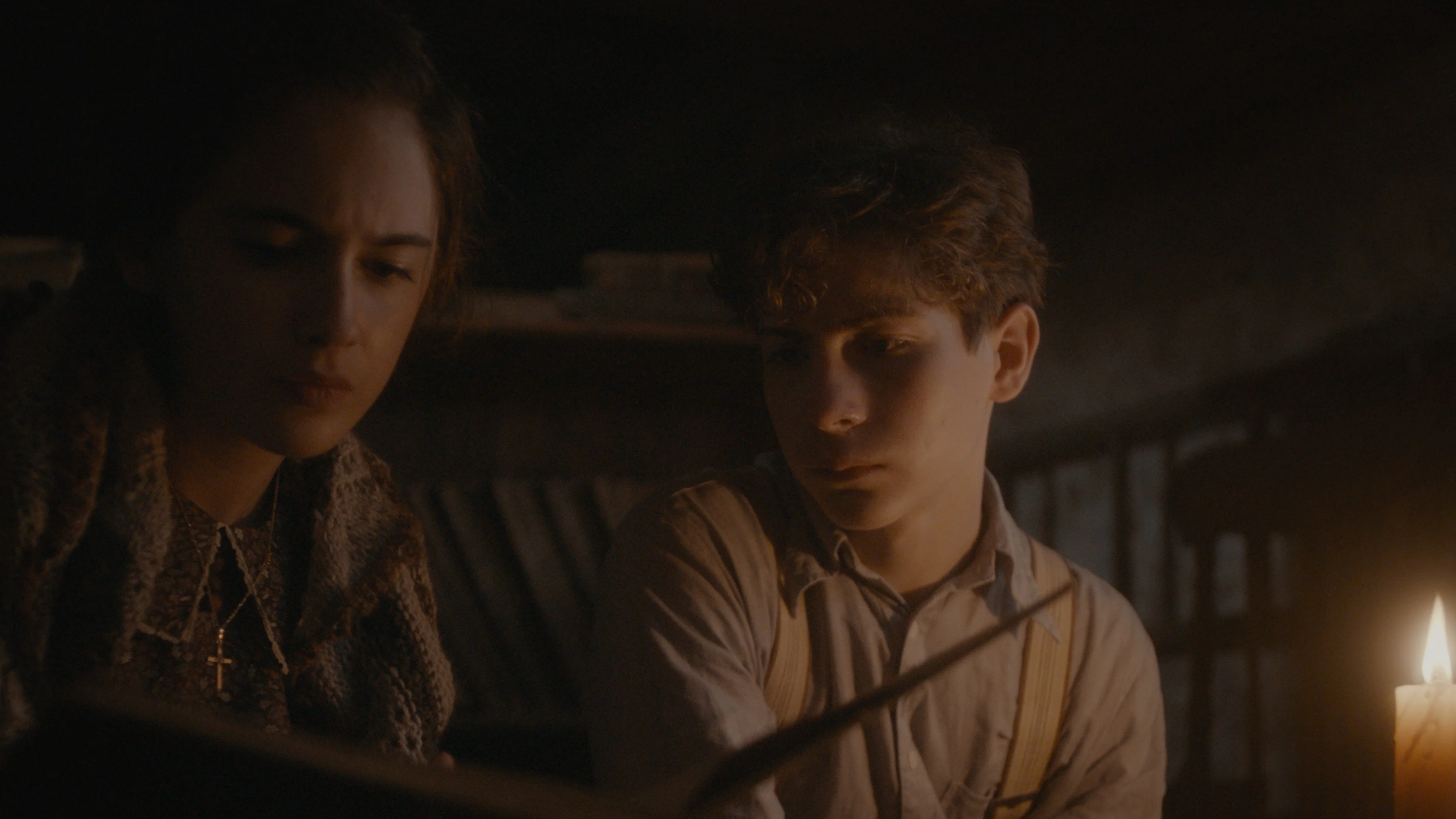 Hài Cốt Thầm Thì - Queen Of Bones